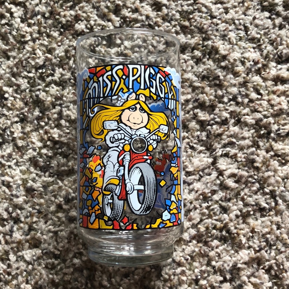 Miss Piggy glass from McDonalds 1981